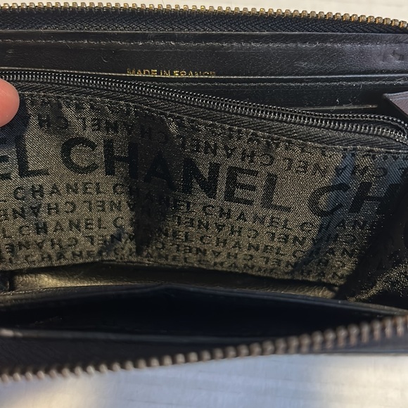 CHANEL Authentic Camellia Round Zipper Long Wallet Black Embossed series 10 VTG - Picture 6 of 16